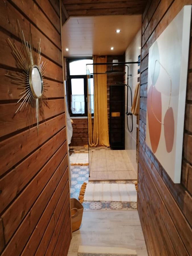 Maison D'Hote Les Notes Endormies Suite Le Refuge Walcourt Bagian luar foto