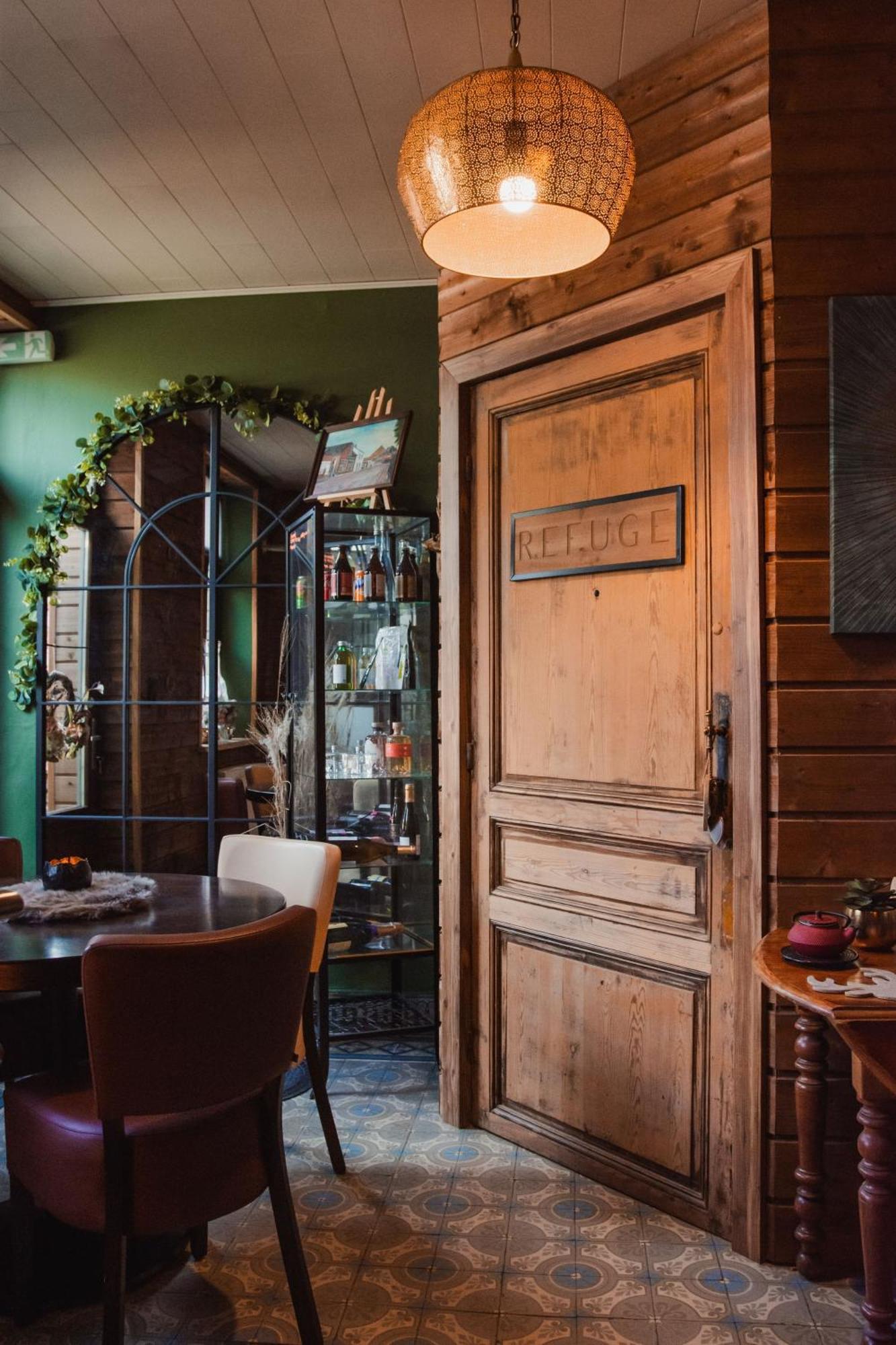 Maison D'Hote Les Notes Endormies Suite Le Refuge Walcourt Bagian luar foto