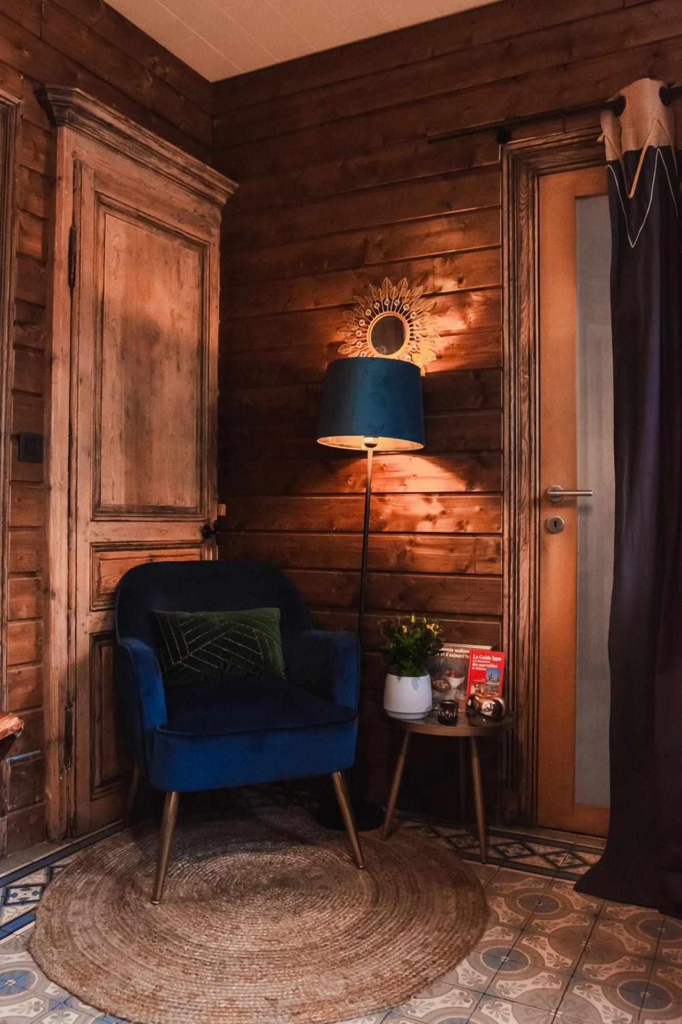 Maison D'Hote Les Notes Endormies Suite Le Refuge Walcourt Bagian luar foto