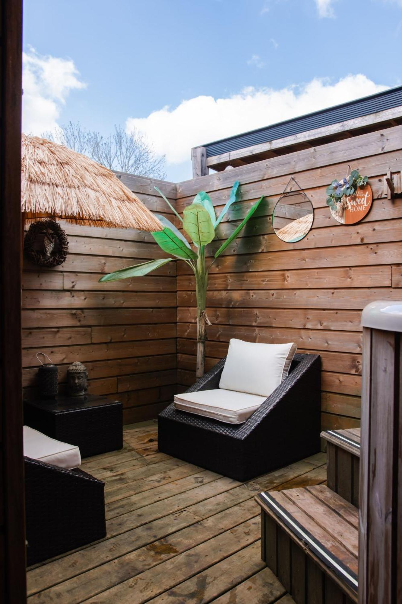 Maison D'Hote Les Notes Endormies Suite Le Refuge Walcourt Bagian luar foto